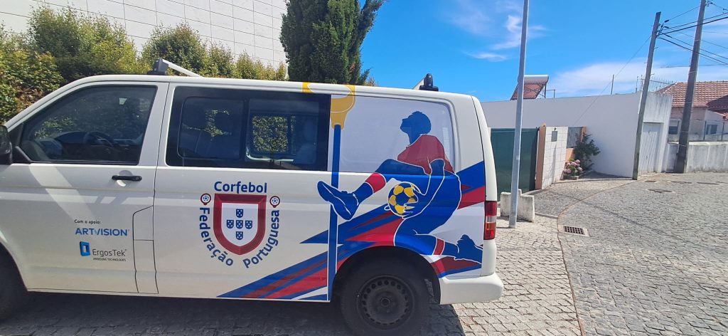 Carrinha da FPC de Cara Lavada
