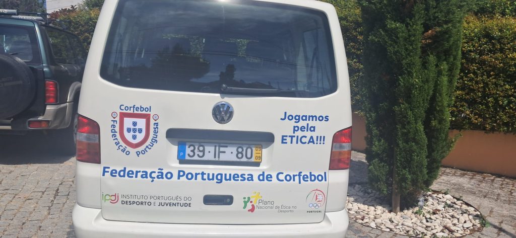 Carrinha da FPC de Cara Lavada