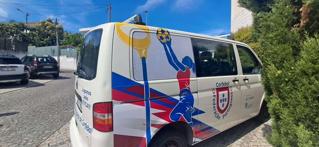 Carrinha da FPC de Cara Lavada