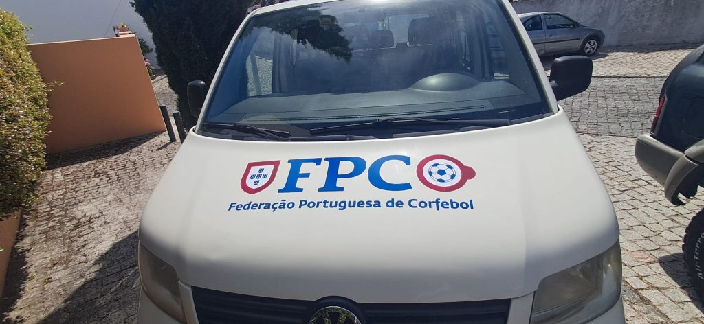 Carrinha da FPC de Cara Lavada